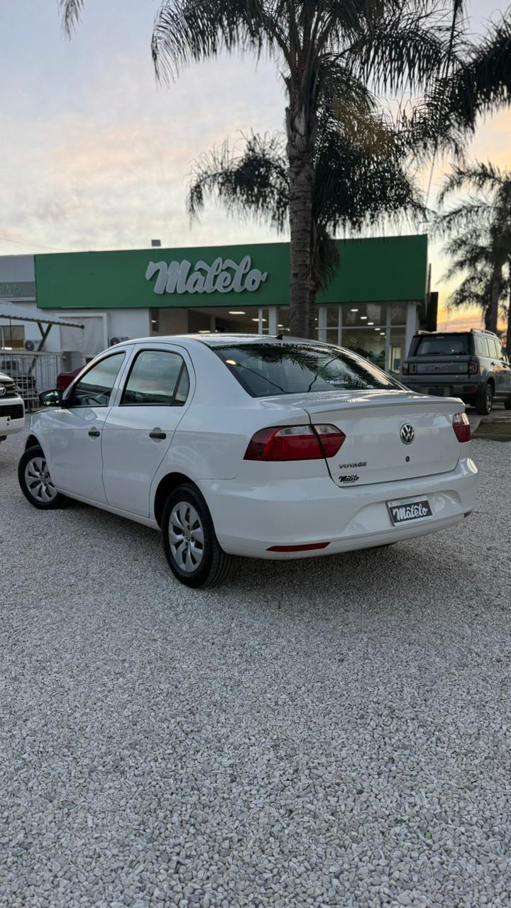 VOLKSWAGEN - VOYAGE 1.6  - MANUAL  - 2014